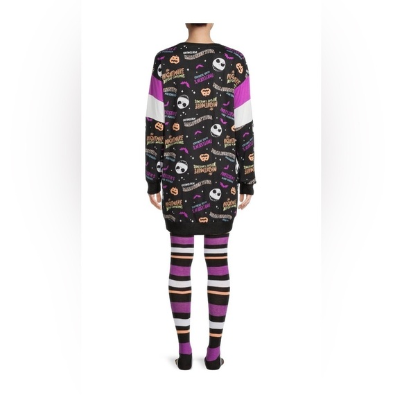 #37 NWT The Nightmare Before Christmas Women’s Sleepshirt with Socks, 2 pieces - Picture 3 of 5